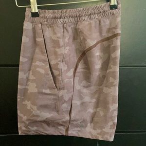 lululemon Pace Breaker 5” Linerless short - medium